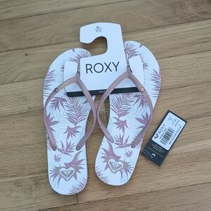 Roxy rubber slippers
